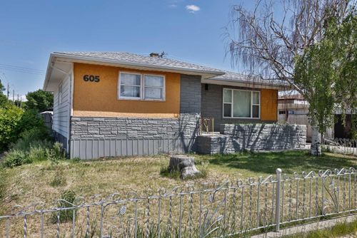 605 21 Street N, Lethbridge, AB, T1H3R4 | Card Image