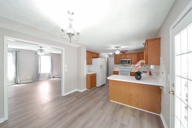 Eat In Kitchen | Image 5