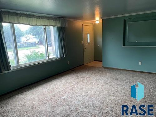 1804 W 44th St Street, Sioux Falls, SD, 57105 | Card Image