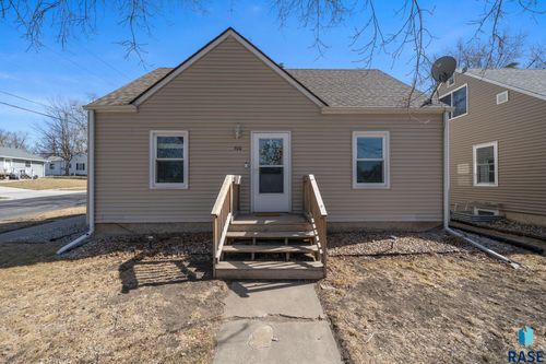 700 S Glendale Ave, Sioux Falls, SD, 57104-4529 | Card Image
