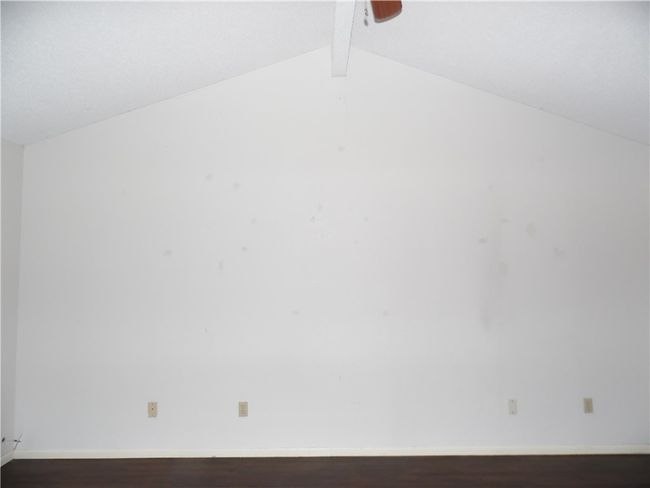 Living Area Cathedral Ceiling & Fan | Image 8