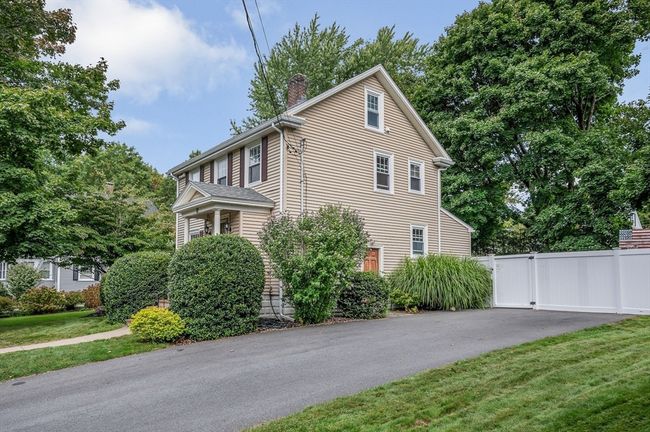 12 Norval Ave, House other with 3 bedrooms, 2 bathrooms and 4 parking in Stoneham MA | Image 21