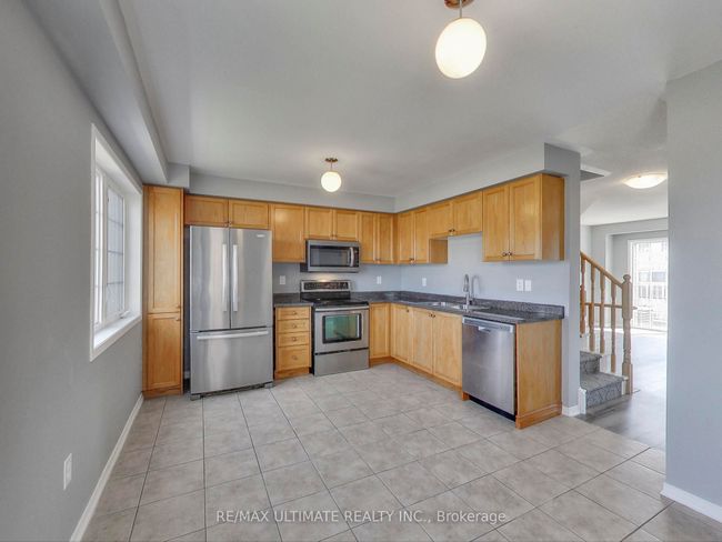 487 Rossland Rd E, House attached with 3 bedrooms, 3 bathrooms and 1 parking in Ajax ON | Image 15