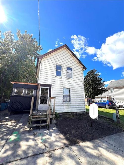 17 Able Ave, Brantford, ON, N3S2Y4 | Card Image