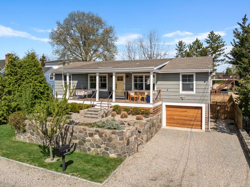 9 Island Way, Westport, CT, 06880-6924 | Card Image