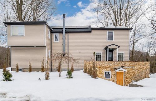 24 Johnsontown Rd, Sloatsburg, NY, 10974-1102 | Card Image