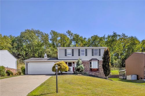 993 Somerton Dr, South Park, PA, 15129-8966 | Card Image