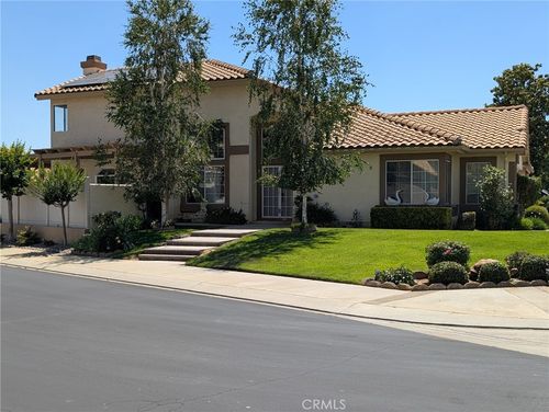 886 Oakland Hills Dr, Banning, CA, 92220-5138 | Card Image