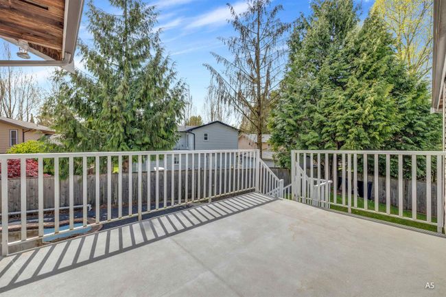 9422 149 Street, House other with 7 bedrooms, 4 bathrooms and null parking in Surrey BC | Image 21