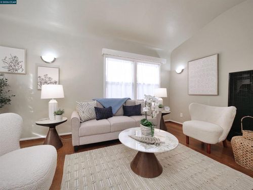 2555 2555 Barrett Ave, Richmond, CA, 94804 | Card Image