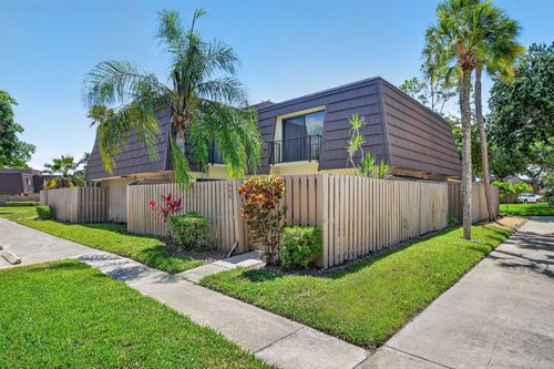 904 9th Ct, Palm Beach Gardens, FL, 33410-5109 | Card Image