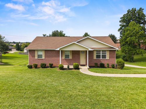 135 Grand Crossing Dr, Somerset, KY, 42503-6824 | Card Image