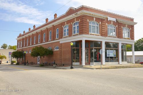 100 E Railroad St, Bladenboro, NC, 28320-6446 | Card Image