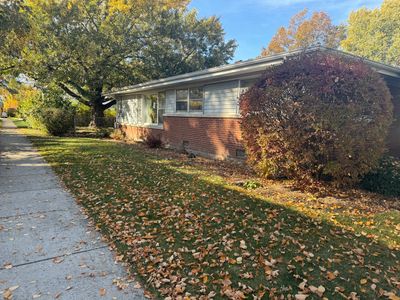 114 S Waverly Place, House other with 3 bedrooms, 2 bathrooms and 1 parking in Mount Prospect IL | Image 2