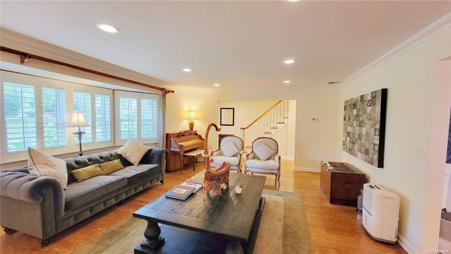 8 Haddington Dr, House other with 5 bedrooms, 3 bathrooms and null parking in Old Westbury NY | Image 16