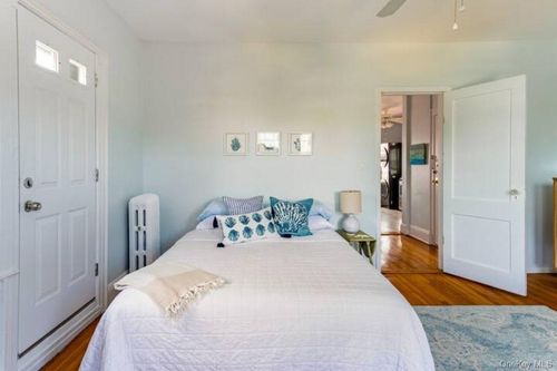 2-28 E Walnut St, Long Beach, NY, 11561-3516 | Card Image