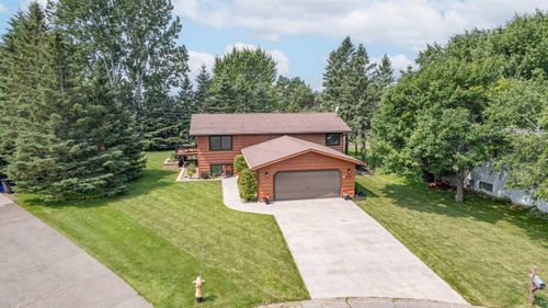 3111 Hughitt Ave, Superior, WI, 54880-5443 | Card Image