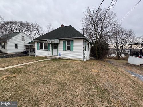 8 S Conestoga View Dr, AKRON, PA, 17501-1445 | Card Image