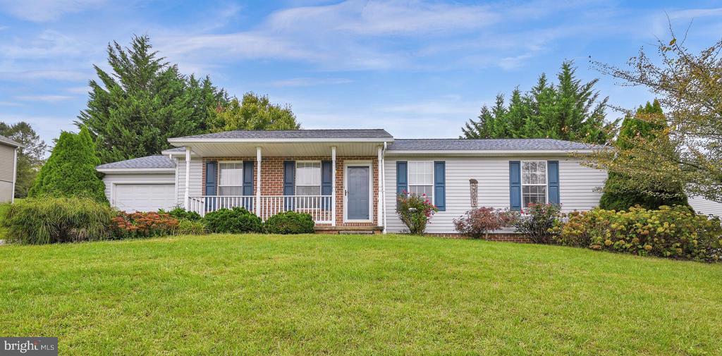 Sand Patch Ln, Stewartstown, PA 17363