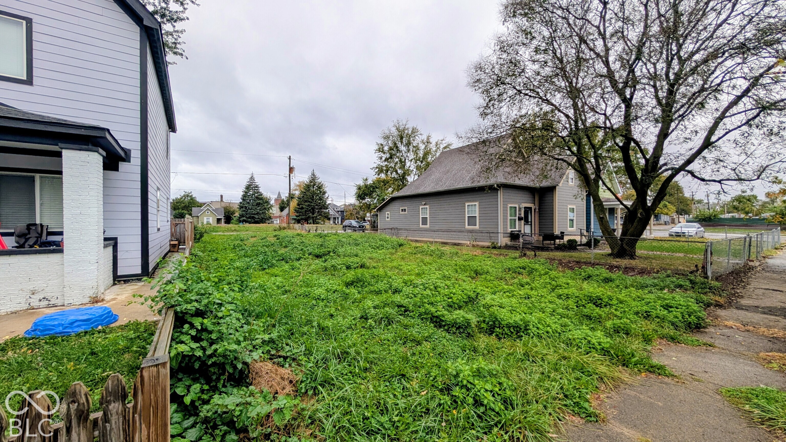 Land in Indianapolis 4