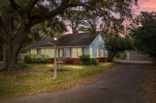 1514 Laurel St, La Marque, TX, 77568-5820 | Card Image