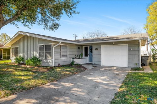 4805 Lilac Ln, Victoria, TX, 77904-2107 | Card Image