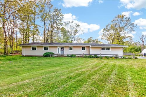 12808 Wellswood Trl, Chesterland, OH, 44026-2946 | Card Image