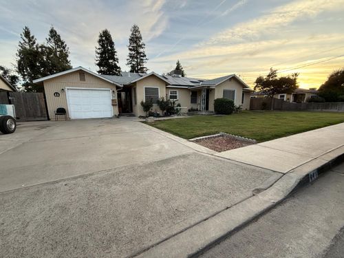441 W Stanley Ave, Reedley, CA, 93654-3927 | Card Image