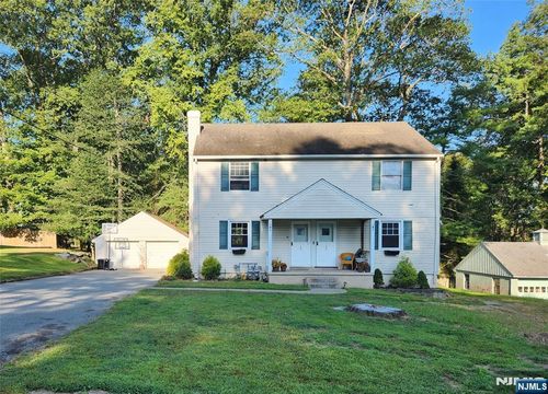 11 Cottage Ln, Upper Saddle River, NJ, 07458-1305 | Card Image