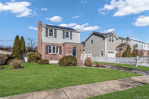 36 Amethyst St, Elmont, NY, 11003-3602 | Card Image