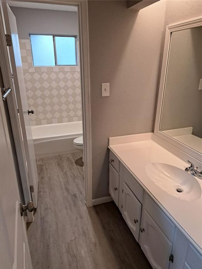 Hall bath | Image 16