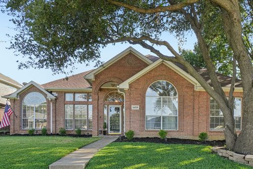 1424 Bogard Ln, Lewisville, TX, 75077-7647 | Card Image