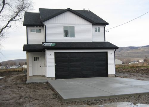 169 N 400 E, Garland, UT, 84312-9375 | Card Image