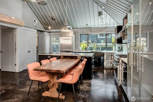 2434 31st Ave W, Seattle, WA, 98199-3334 | Card Image