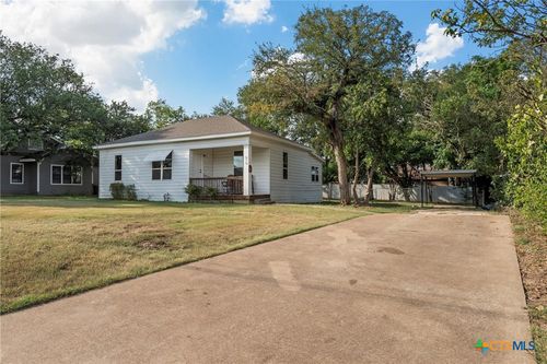 610 13th Ave, Belton, TX, 76513-2218 | Card Image
