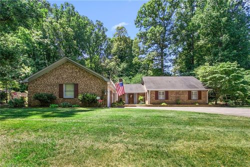 4130 Yadkinville Road, Winston Salem, NC, 27106 | Card Image