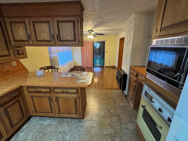573 Cresswood Dr, House other with 3 bedrooms, 2 bathrooms and 1 parking in Richlands VA | Image 16