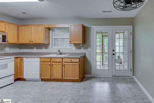 27 Enoree View Dr, Townhouse with 3 bedrooms, 3 bathrooms and null parking in Greer SC | Image 9