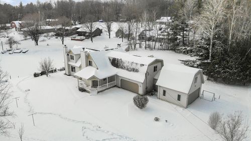 7746 Five Lakes Dr, Farwell, MI, 48622-9494 | Card Image