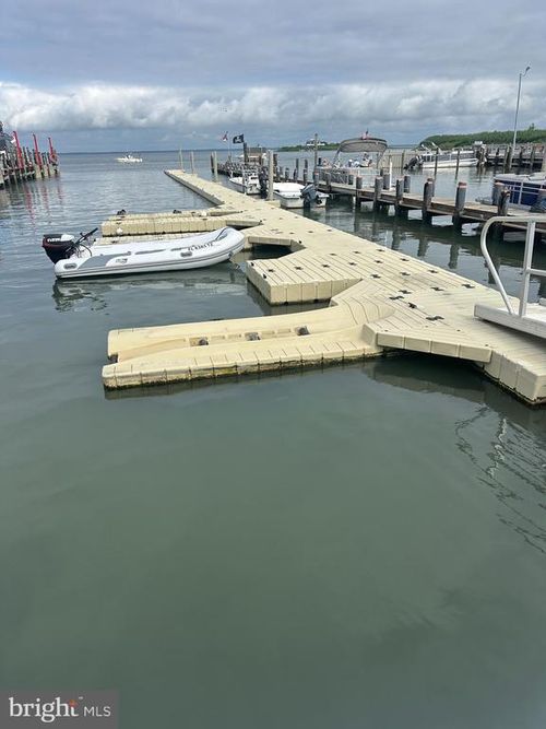 100 N West Ave, BEACH HAVEN, NJ, 08008-1844 | Card Image