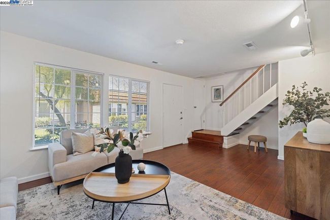 Living Room | Image 7