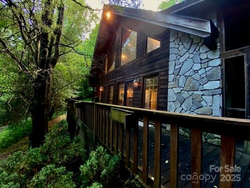 2153 Lentini Dr, Waynesville, NC, 28785-8344 | Card Image