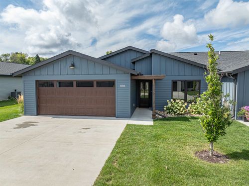 3913 Dorothys Ln, Spirit Lake, IA, 51360-3900 | Card Image