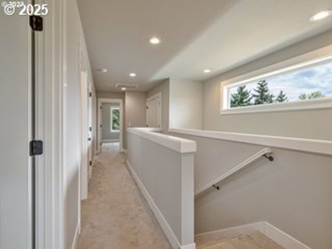 2263 Sw Phyllis Pl, House other with 4 bedrooms, 3 bathrooms and 2 parking in Gresham OR | Image 9