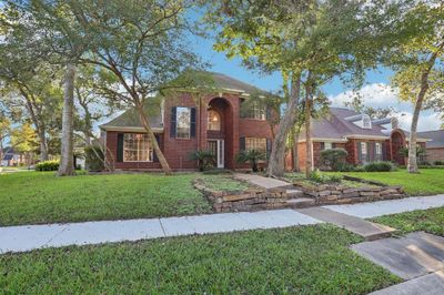 6614 Berrytree Lane, House other with 3 bedrooms, 2 bathrooms and null parking in Sugar Land TX | Image 1