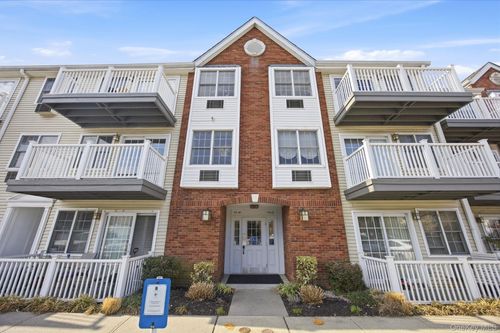 2a-9430 Magnolia Ct, Ozone Park, NY, 11417-2966 | Card Image