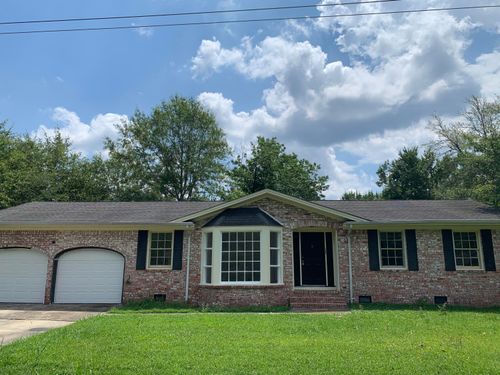 205 Pinewood Dr, Summerville, SC, 29483-3627 | Card Image