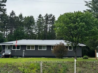 8855 17 Highway E, Home with 5 bedrooms, 3 bathrooms and 10 parking in Bonfield ON | Image 2