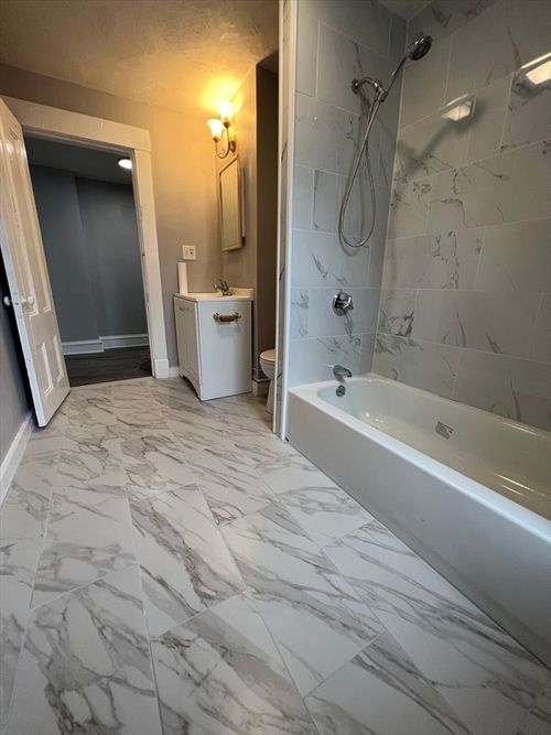 apt-2-14 Bellevue St, Lowell, MA, 01851-2695 | Card Image