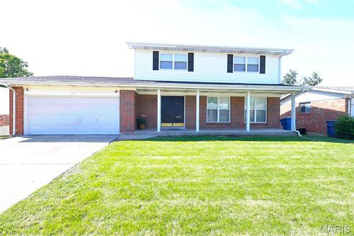 2660 Delaware Dr, Florissant, MO, 63033-2506 | Card Image
